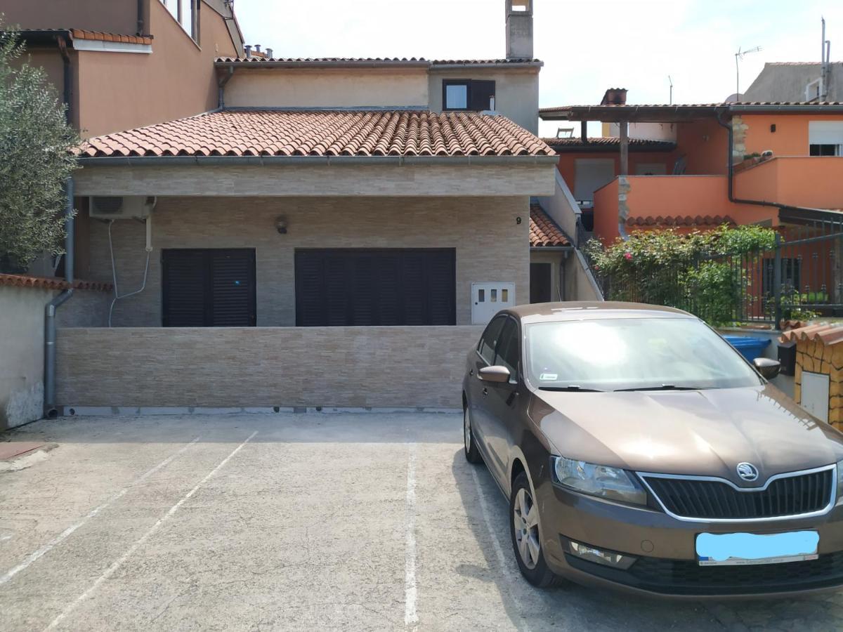 Apartments Zlatko Pula Bagian luar foto