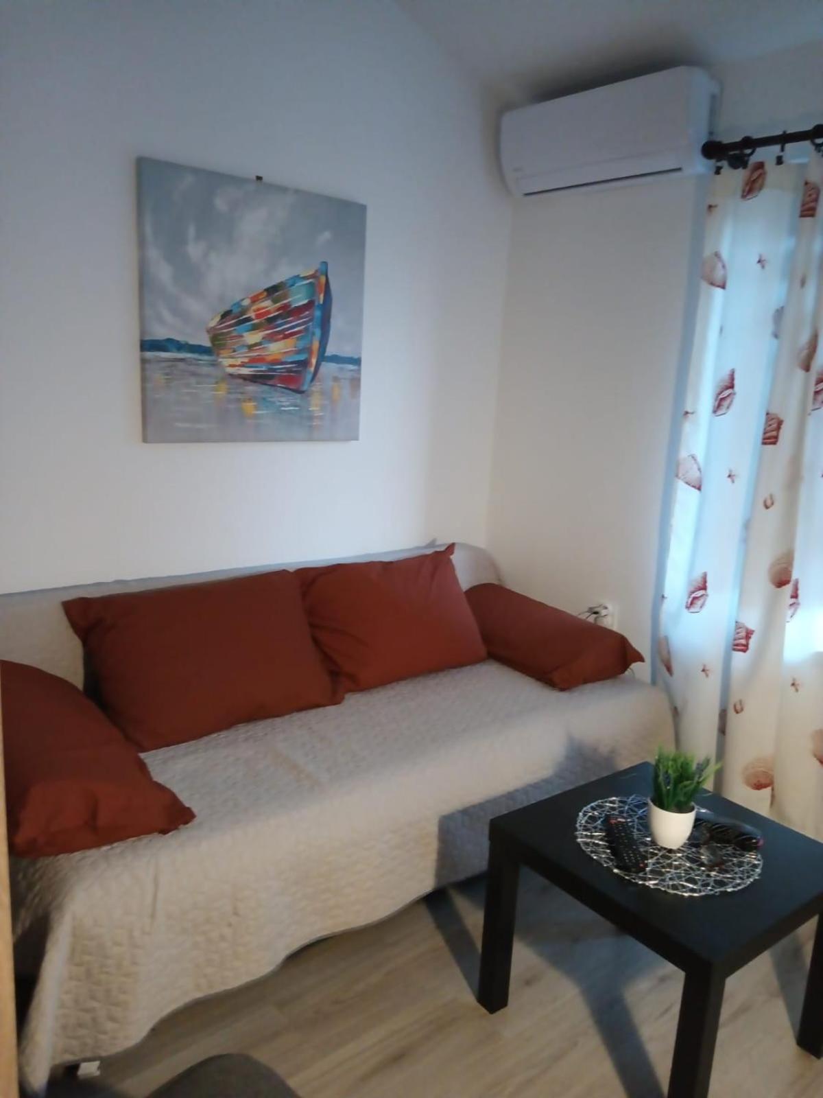Apartments Zlatko Pula Bagian luar foto