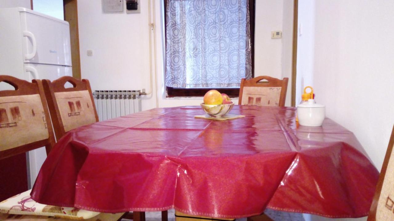 Apartments Zlatko Pula Bagian luar foto