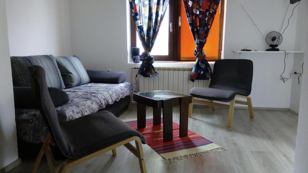 Apartments Zlatko Pula Bagian luar foto