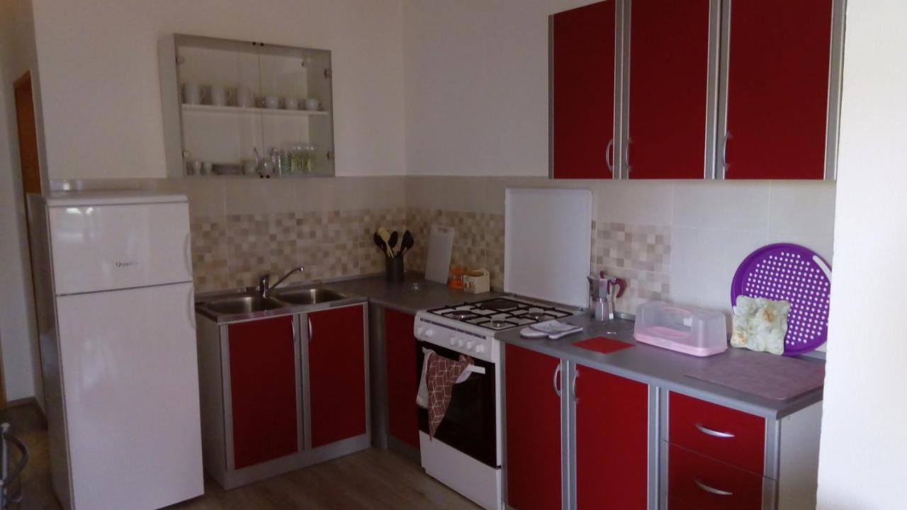 Apartments Zlatko Pula Bagian luar foto
