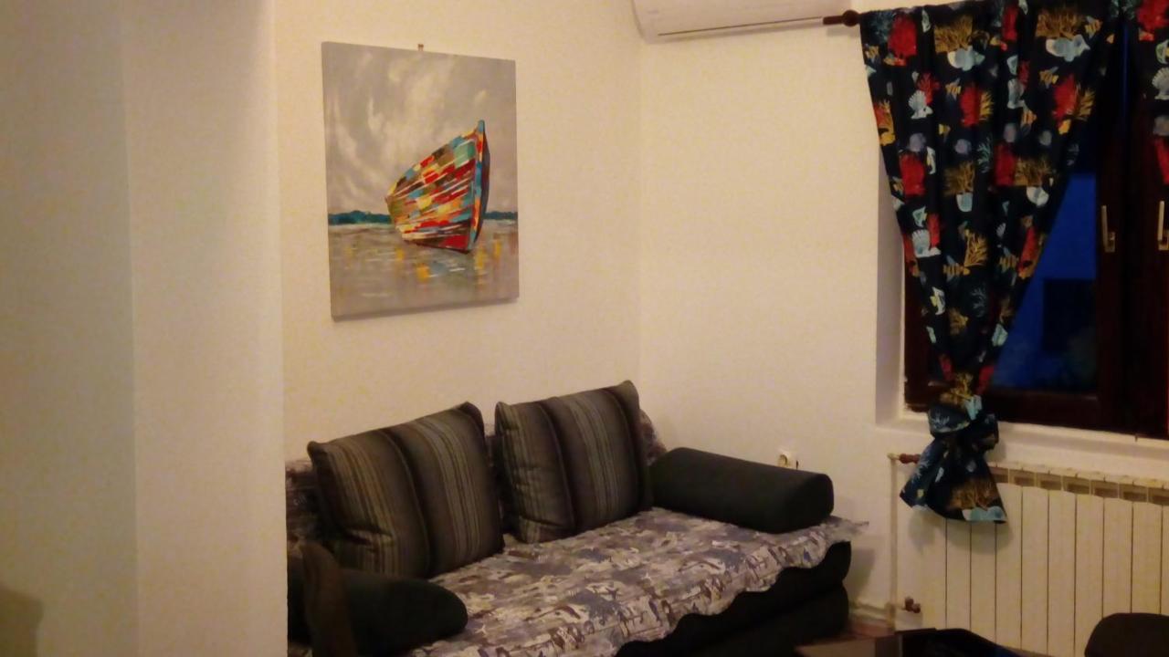 Apartments Zlatko Pula Bagian luar foto