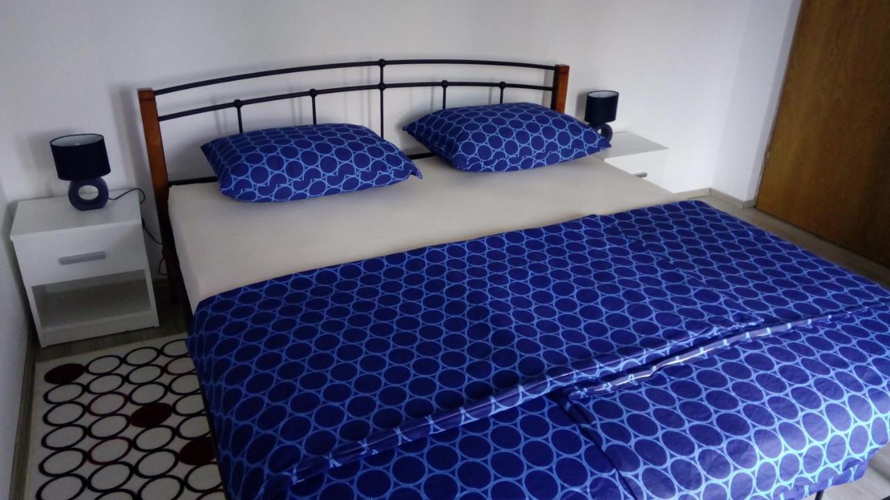 Apartments Zlatko Pula Bagian luar foto