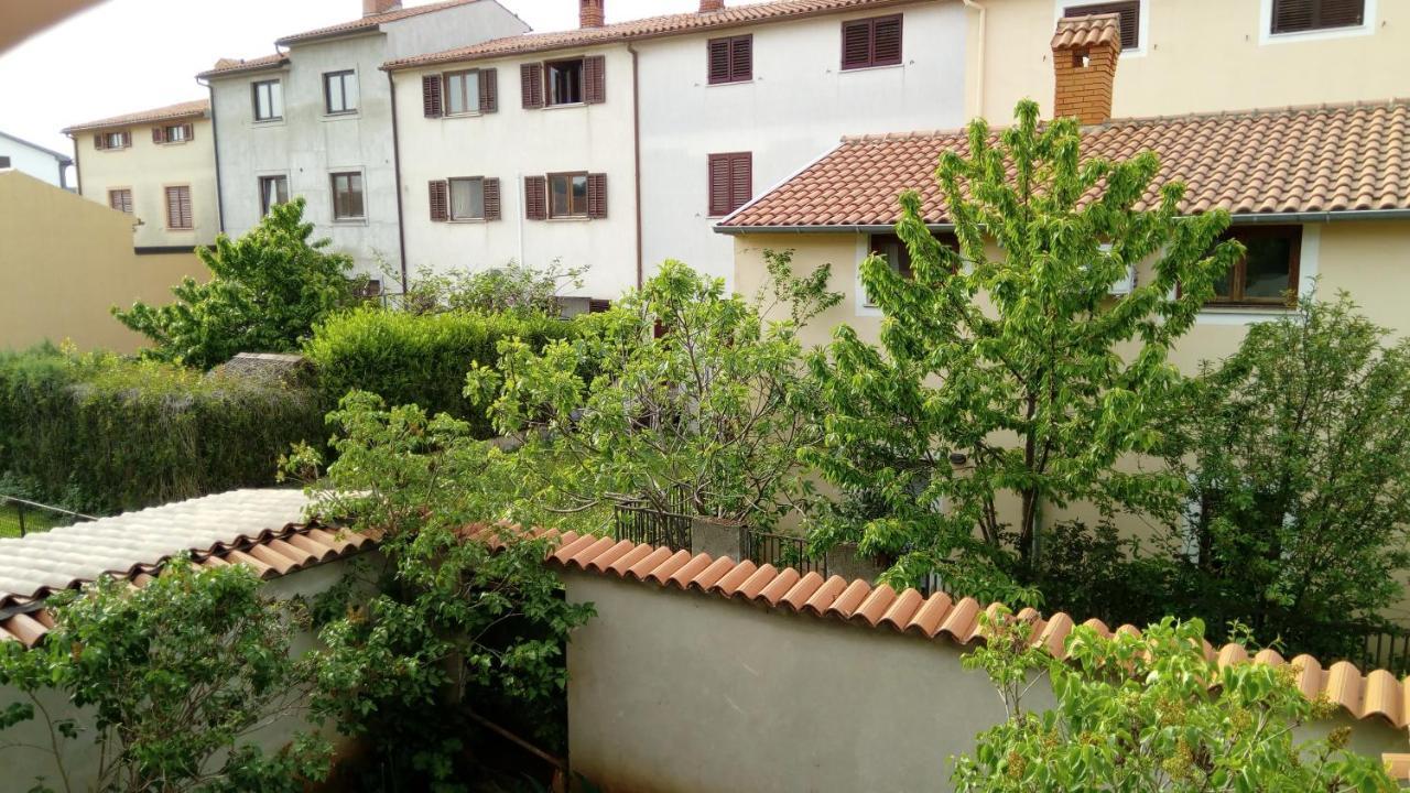 Apartments Zlatko Pula Bagian luar foto
